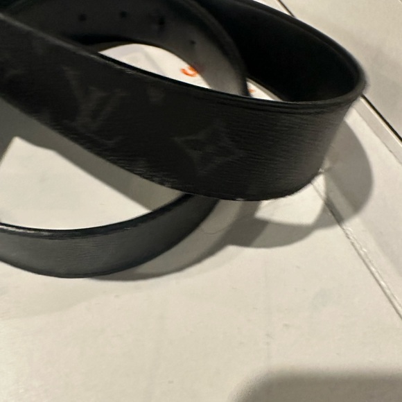 Louis Vuitton Initiales Eclipse 40MM Belt - 85cm/35 inches - Picture 13 of 15